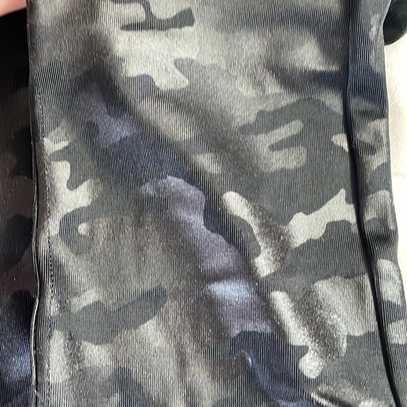 Spanx Leggings in black camo - Picture 4 of 4